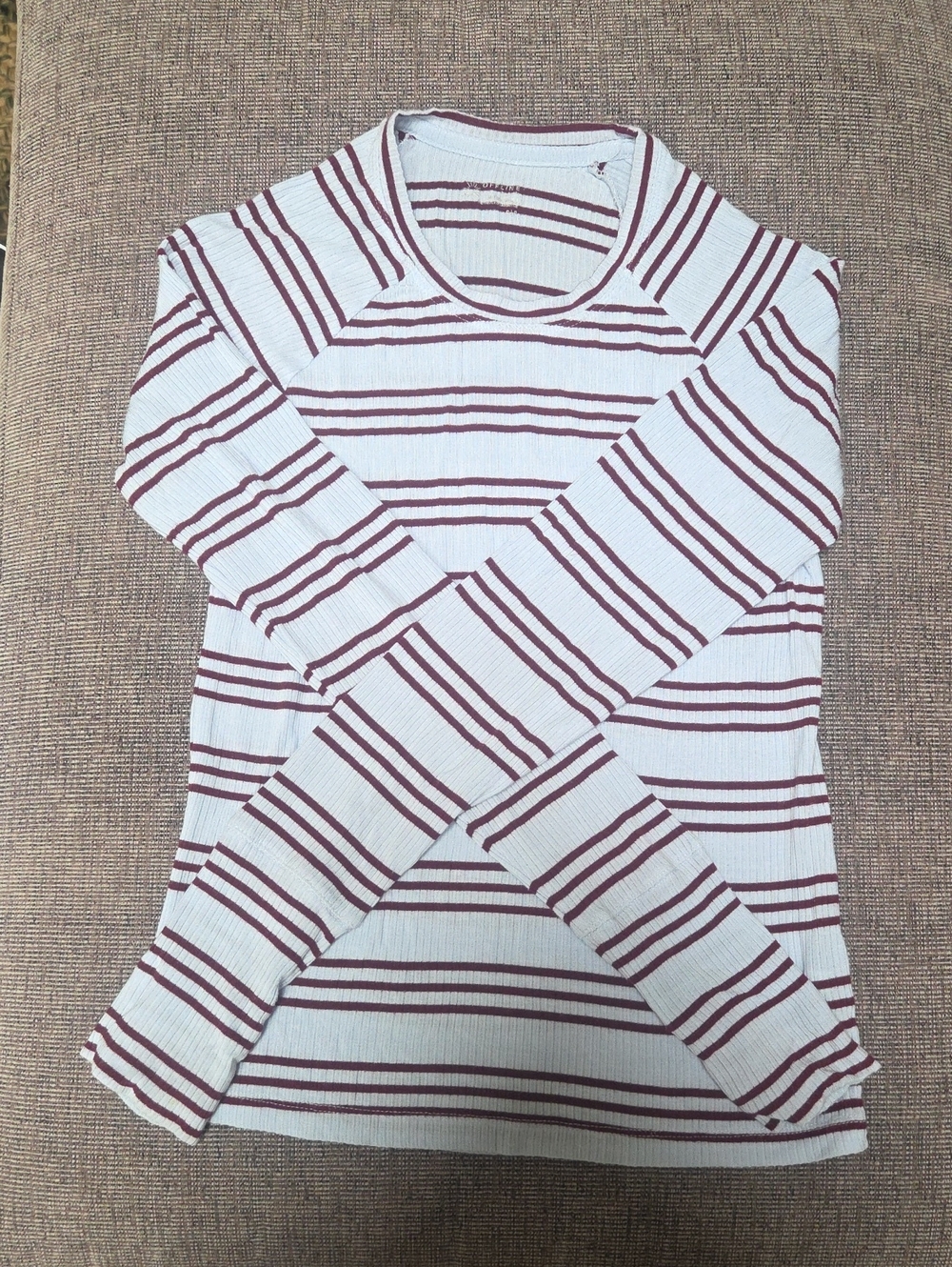 Women's Striped Long-Sleeve Ribbed Crewneck Top - Light Blue w/ Burgundy Stripes